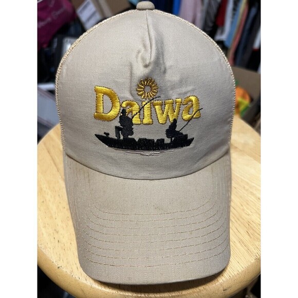 Vintage Daiwa Fishing Trucker SnapBack Hat - Picture 1 of 7